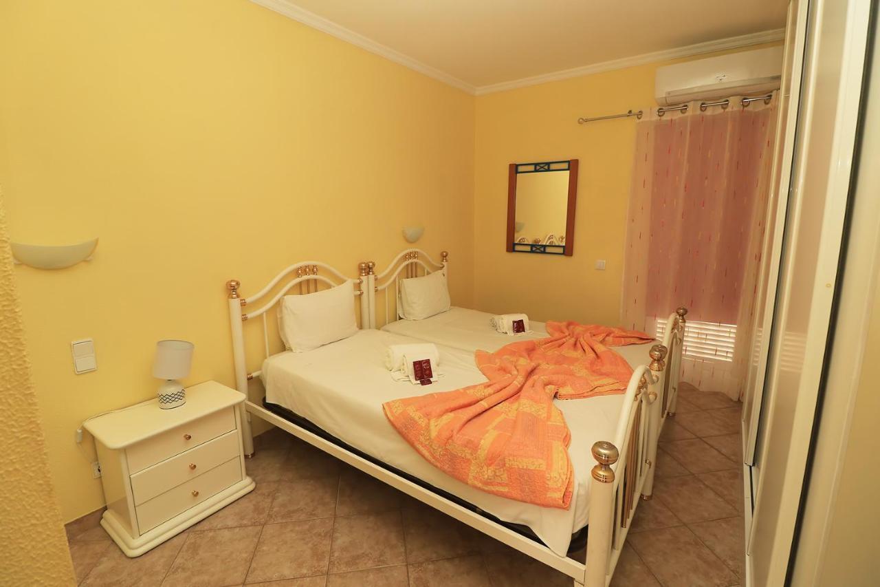 Venha Nadar A Oura Albufeira